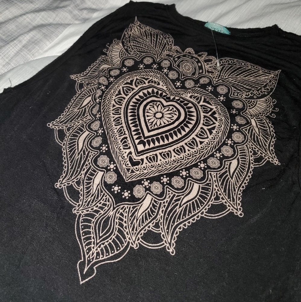 Sleeveless black shirt